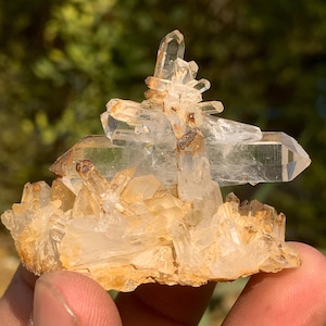 Faden Quarze Kristalle Cluster Mit Eisen Auf Oberfläche Belutschistan Pakistan N-4