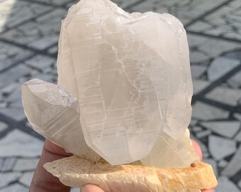 スカルドゥ産天然スモーキークォーツクリスタル、スペサルティン