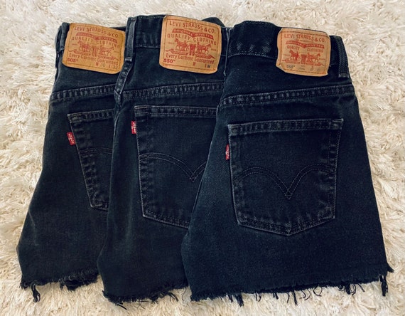 ALL SIZES // Black Levi’s Vintage High Waisted Sho