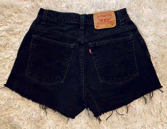 ALL SIZES // Black Levi’s Vintage High Waisted Sho