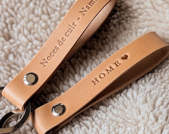 Personalised leather keyring handmade in natural leather / gift for host / personalised christmas gift / gift for couple