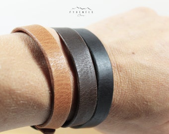 Minimalist leather bracelet for man / woman / child, customizable, Black, Brown, Fawn, vegetable tanned leather