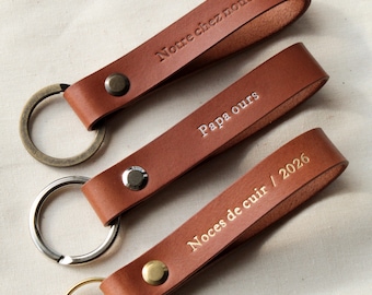 Personalized brown leather keychain, handmade in France / Father's Day gift / Mother's Day gift / Leather wedding anniversary / Godparent gift