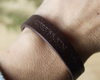 Personalized Adjustable Leather Bracelet for Men or women – Handmade in France – Couple gift, 3rd wedding anniversary present, GPS
