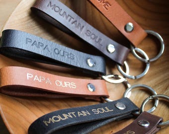 Minimalist leather keyring custom on both sides / dad keyring, Father’s Day, custom gift, couple gift , boyfriend gift