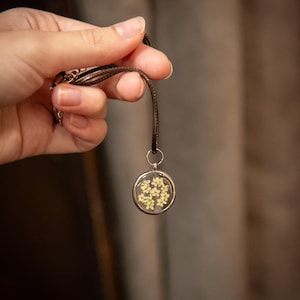Pressed Elderflower Necklace | Real Flower Charm Pendant | Nature-Inspired Jewelry | Boho Wildflower Gift | Resin Botanical Keepsake