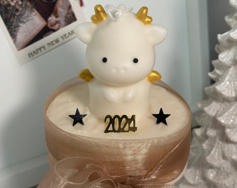 CNDLNYC | 2024 Yongyong Dragon Cake Candle - "2024 Year of the Dragon"