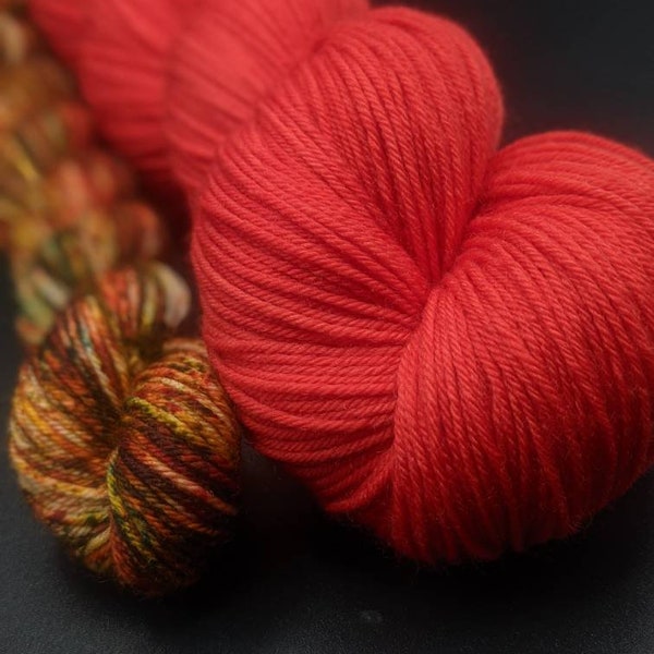 Sock yarn set, Hand dyed, Fingering weight, 75/25 merino nylon, Sock yarn, Red yarn, Tonal, Speckled, Salsa