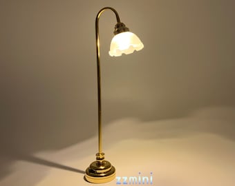 1/12 Dollhouse Miniature Fluted Shade Floor Lamp LED Light Battery Use Decoration