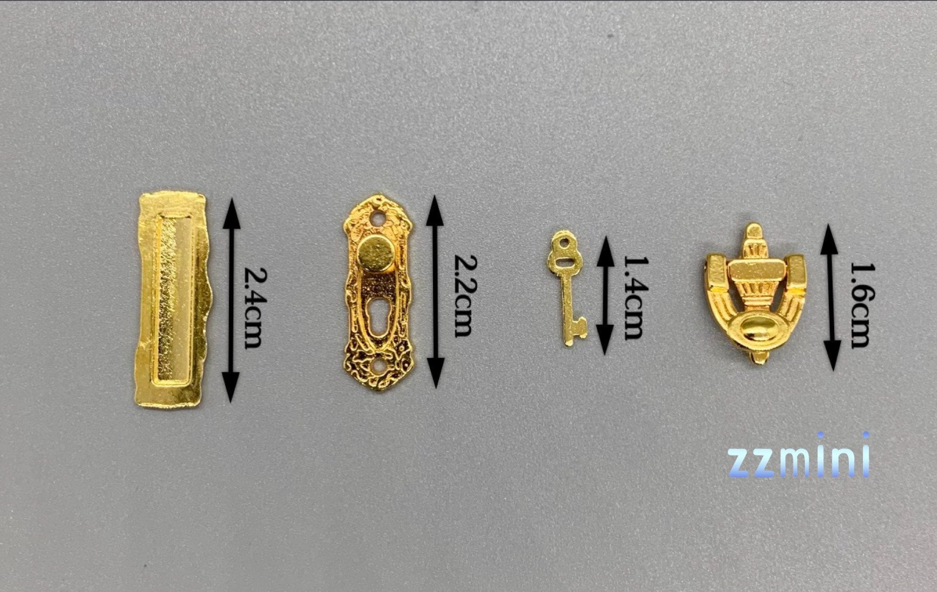 Miniatur-Türknäufe Mit Schlüsseln, Goldfarben, 4 Stück - Puppenhaus-Zubehör Im Maßstab 1:12