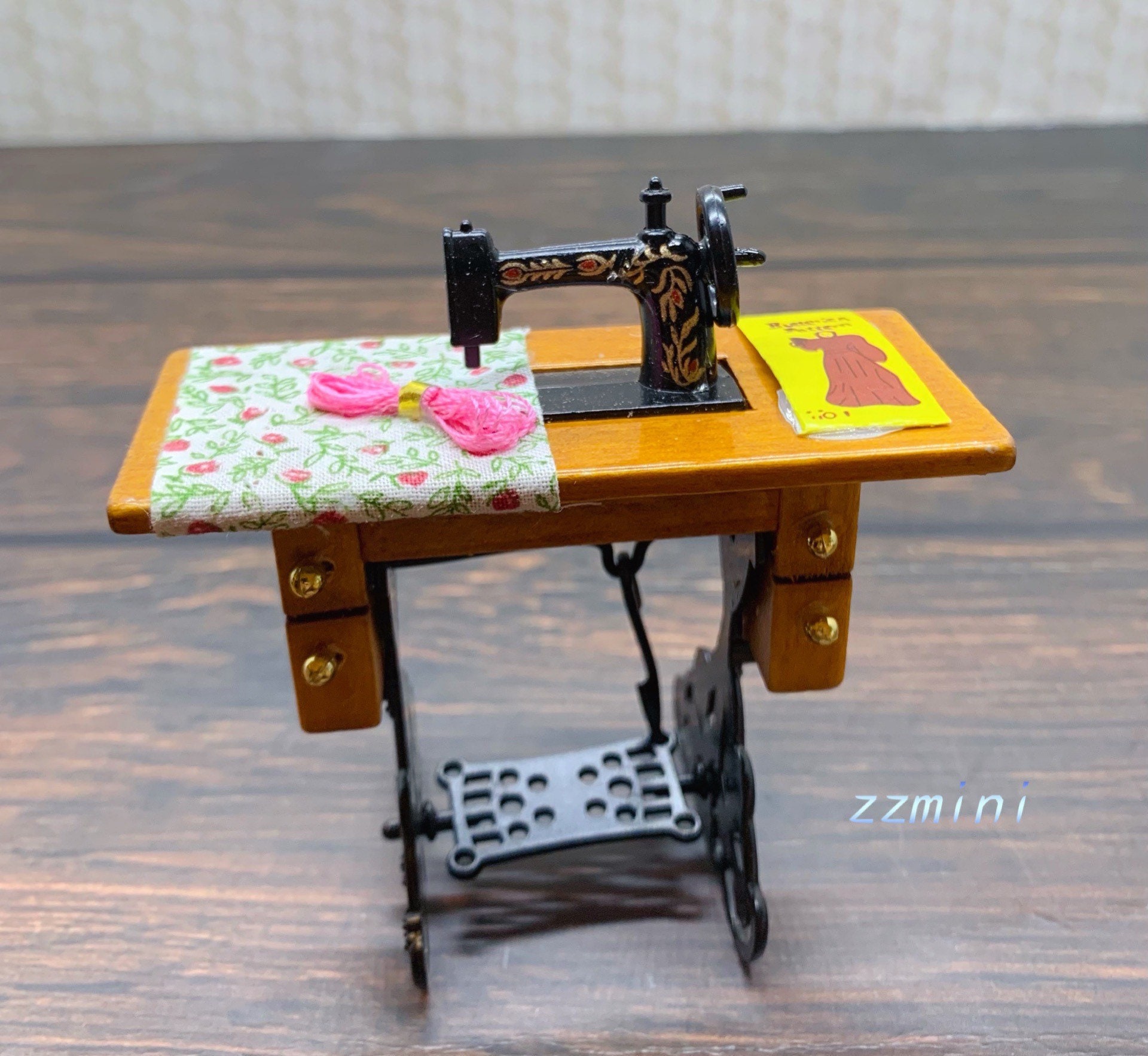 Zalati Miniatur-Nähmaschine Für Puppenhaus – Metall, 1:12 Maßstab, Ca. 7 Cm
