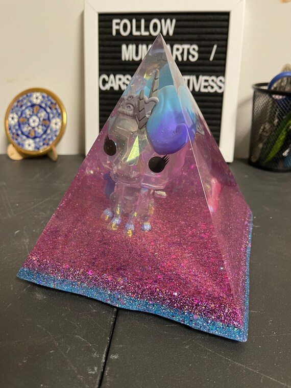 Butt Stallion 518 Resin Pyramid (large)