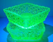 Duo of 4.25 quot x 4.25 quot x 1.75 quot 39 Daisy Button 39 Opalescent Vaseline Glass Bowls