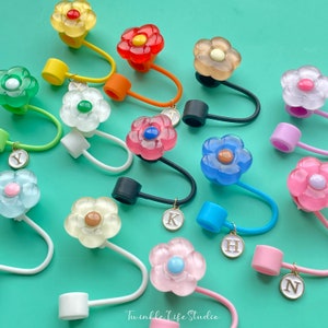 Topper di paglia con fiori di ghiaccio colorati, grazioso berretto di paglia con fiori a bolle, copertura di paglia con fiori in resina, accessori per bicchieri, regalo per amanti dei bicchieri per feste