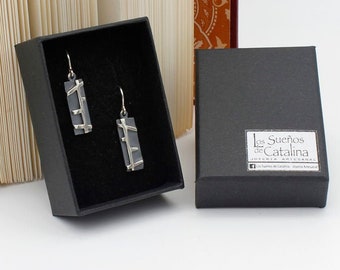 Rectangular earrings with lines in high relief and aged background. Handmade in 925 Silver