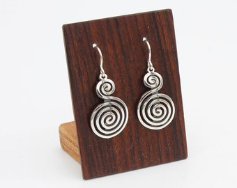 Double spiral earrings made of sterling silver - KUVUNGUZA model from the SPIRALIS collection - artisan author jewelry