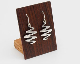 Earrings with zigzag figures with volume. Handmade in Sterling Silver 925, without baths