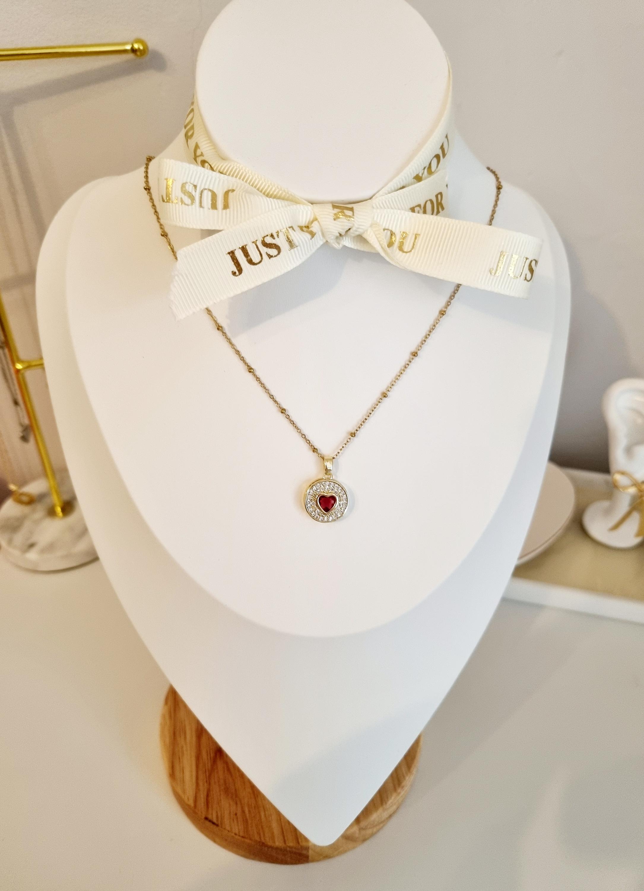 Collier Chaîne Plaqué Or 18 Carats - Pendentif Coeur Ajouré Avec Zircon Rouge - 40-45 Cm - Neuf Avec étiquettes