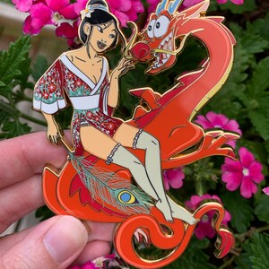 La Vie Parisienne Mulan Pin - Disney Fantasy Pin