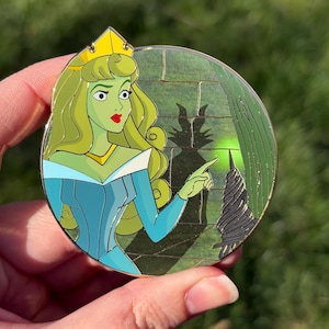 Przeklęta Aurora Fantasy Pin - Śpiąca Królewna Pin