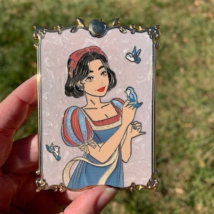 Framed Snow White - Snow White and the Seven Dwarves Pin - Disney Fantasy Pin
