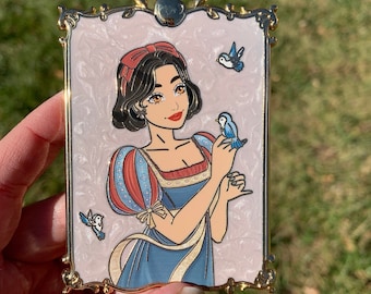 Schneewittchen - Schneewittchen und die sieben Zwerge Pin - Disney Fantasy Pin mit Rahmen
