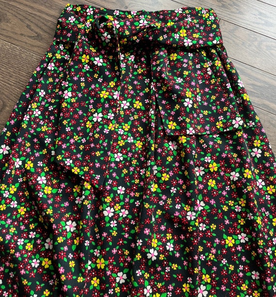 Vintage Daisy Print Skirt - image 3