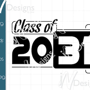 Puede incluir: Diseño gráfico en blanco y negro con el texto "Class of 2031".