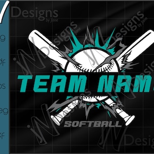 Puede incluir: Un diseño de softbol negro y turquesa con una pelota de softbol, bates cruzados y el texto "TEAM NAME" en turquesa. La palabra "SOFTBALL" está debajo. El diseño incluye los tipos de archivo: SVG, PDF, EPS, JPEG y DXF.