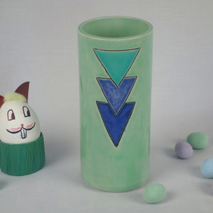 Vase with triangles in green, handmade, Beate Selbiger