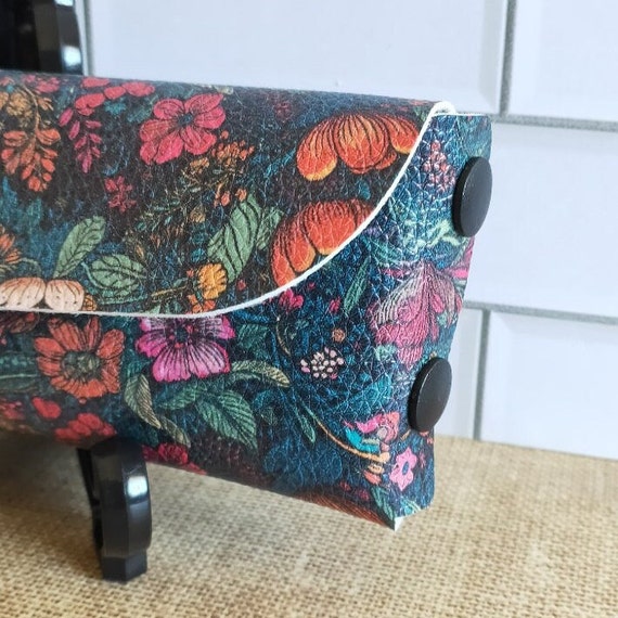 Faux Leather Floral Print Reading Glasses Case. Floral  display picture 2