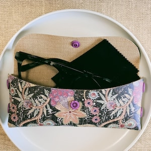 Cork fabric reading glasses case. Vegan sunglasses case. Cork fabric sunglasses cover. Gift for her. Gift for mum. Eyeglasses cover for her.