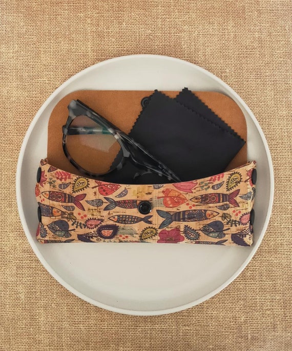 Black Sunglasses with Cork-Pattern Case Cork Glasses / Sunglasses Case · Waterhaul main image 2