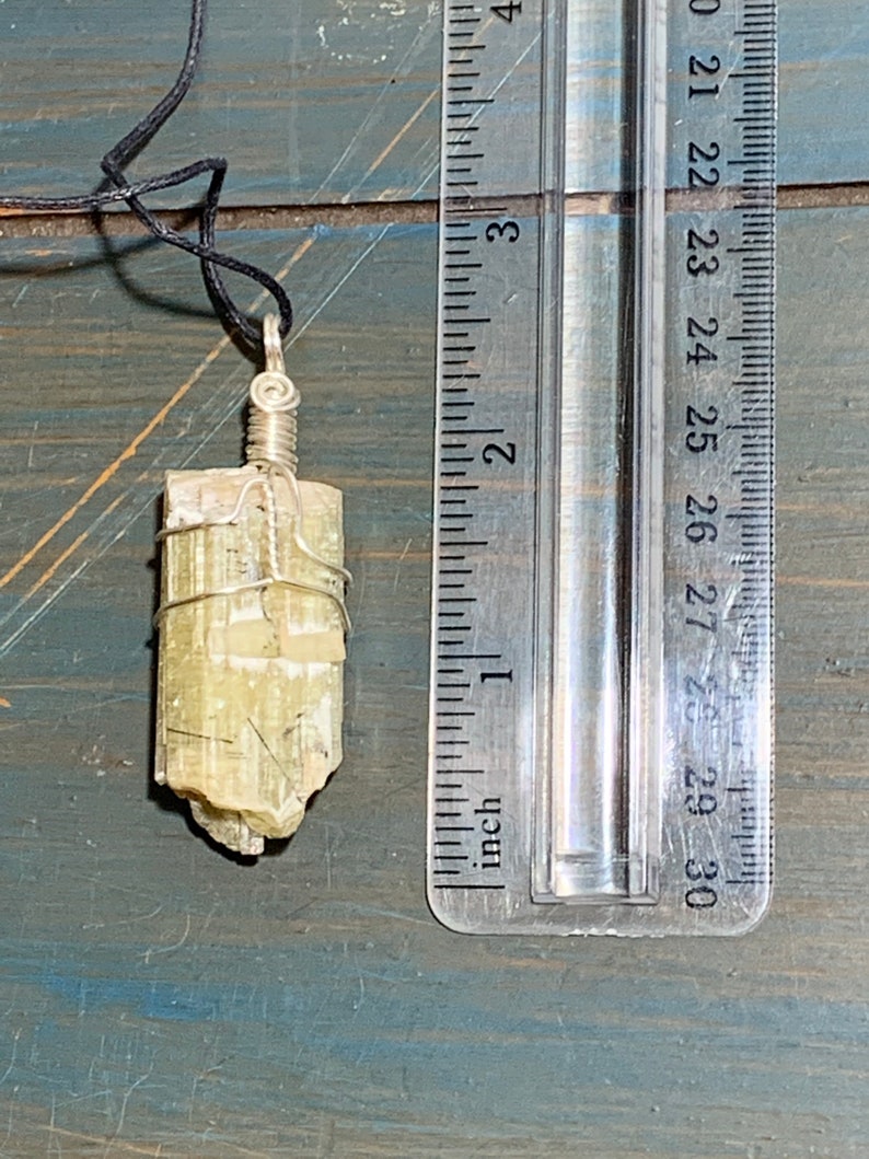 Apatite Wire Wrap Crystal Necklace HOT-0165