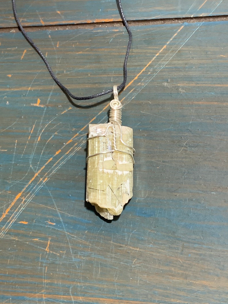 Apatite Wire Wrap Crystal Necklace HOT-0165