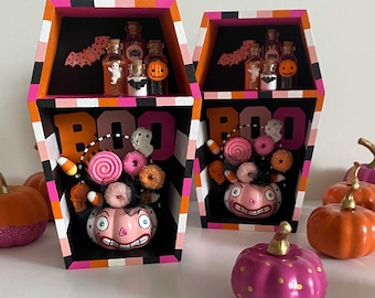Full color mini Halloween coffin.
