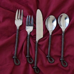 Hand forged medieval dining ware 5pcs Cutlery Set.
