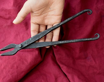 Pinces de forgeron médiévales fabriquées à la main - Ferronnerie authentique pour les amateurs