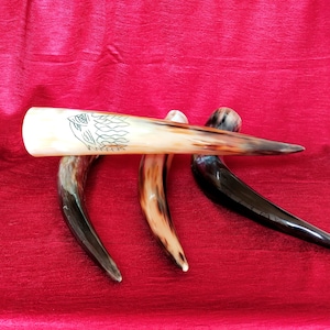 Véritable corne à boire Viking naturelle faite main 12-14&quot; pure cire d&#39;abeille traitée 120 ml avec motif loup