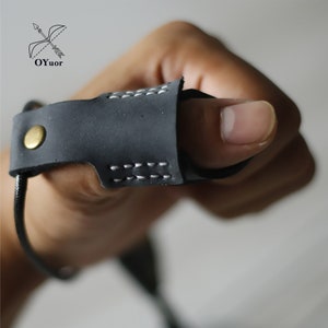Cowhide Leather Thumb Archery Finger Guard With Wrist Strap,For Recurve Traditional Archery,For Hunting Shooting,Archery Tool,For Beginners