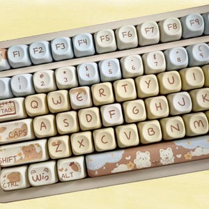 Juego de teclas con diseño de oso de 131 teclas, teclas amarillas, teclas PBT con perfil MOA, teclas Cherry MX, teclas de teclado mecánico, teclas con dibujos animados Kawaii