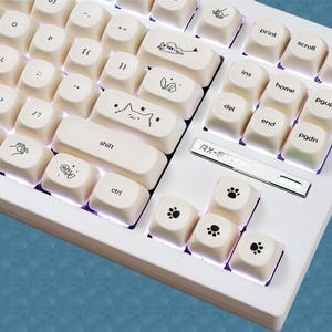 124keys Süße Katze Tastenkappen Set, Minimalistische milchig weiße Tastenkappen, MOA Profil Tastenkappen, PBT Tastenkappen, Cherry MX Tastenkappen, mechanische Tastatur Tastenkappen