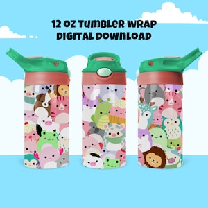 Op de afbeelding: Een digitale download voor een 350 ml tumbler-wikkel met een kleurrijk patroon van cartoondieren en andere schattige ontwerpen. De wikkel is ontworpen om te passen op een standaard 350 ml tumbler.