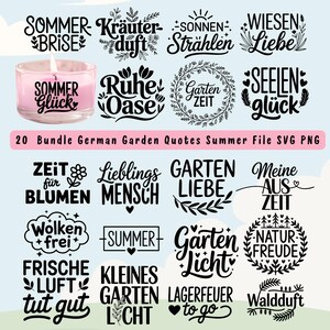 Puede incluir: Una colección de citas alemanas sobre jardinería en escritura negra, con ilustraciones florales y solares. Una vela rosa encendida está en primer plano. También está presente el texto "20 Bundle German Garden Quotes Summer File SVG PNG".