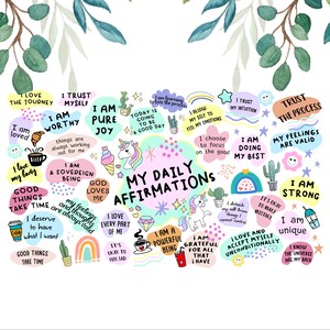 Op de afbeelding: Een kleurrijke illustratie met affirmaties voor zelfliefde en positiviteit. De illustratie bevat eenhoorns, regenbogen, cactussen, koffiekopjes en andere fantasierijke elementen. De tekst bevat zinnen als "Ik ben het waard", "Ik hou van elk deel van mezelf", "Ik ben sterk" en "Ik vertrouw op het proces".