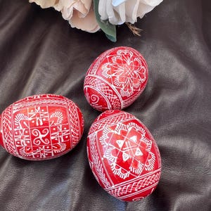 Zestaw 3 pisanek. Ukraińskie pisanki, drewniane jajka, ręcznie malowane ozdoby na jajkach.