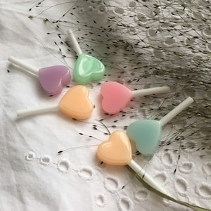 8 pcs/lot 18.5*39 mm breloques sucette transparente en forme de coeur paillettes résine bonbons accessoires bijoux bricolage coeur sucettes sucette cabochon