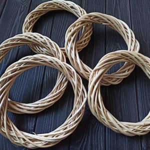 Wicker Wreath Base, Small Wicker Wreath,Wicker Wreath Supply,Natural Wreath for Front Door,Small Wreath Base,Willow Hoop,Dreamcatcher Wreath