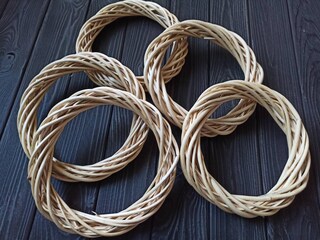 Marrywindix 4 Ghirlande Di Vite Naturali 25 Cm - Base Per Decorazioni Fai-da-Te, Rustiche Per Matrimoni E Natale