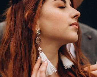 Long boho wedding earrings with natural ostrich feathers, Ivory feather earrings, Prom earrings, Bridal earrings, Long fringe earrings